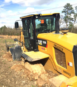 tractor-stuck-in-mud-narrow